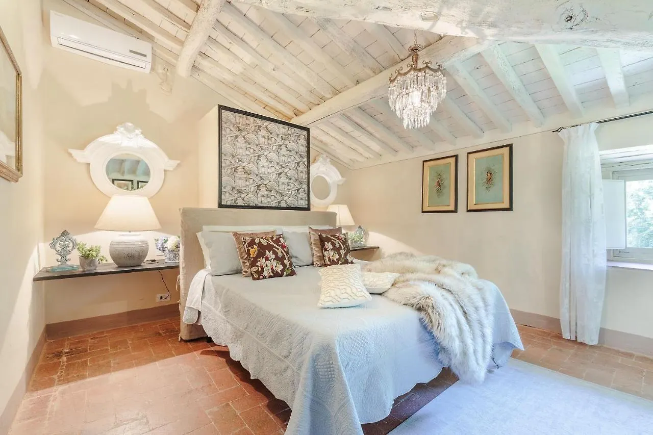 Villa Gattaiola: Renaissance Retreat with Pool in Lucca Vineyards