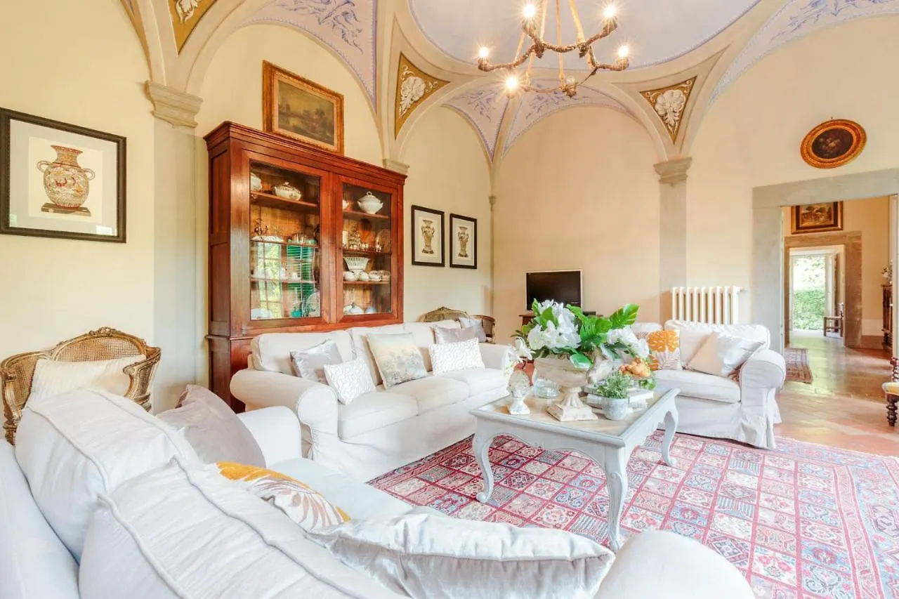 Villa Gattaiola: Renaissance Retreat with Pool in Lucca Vineyards