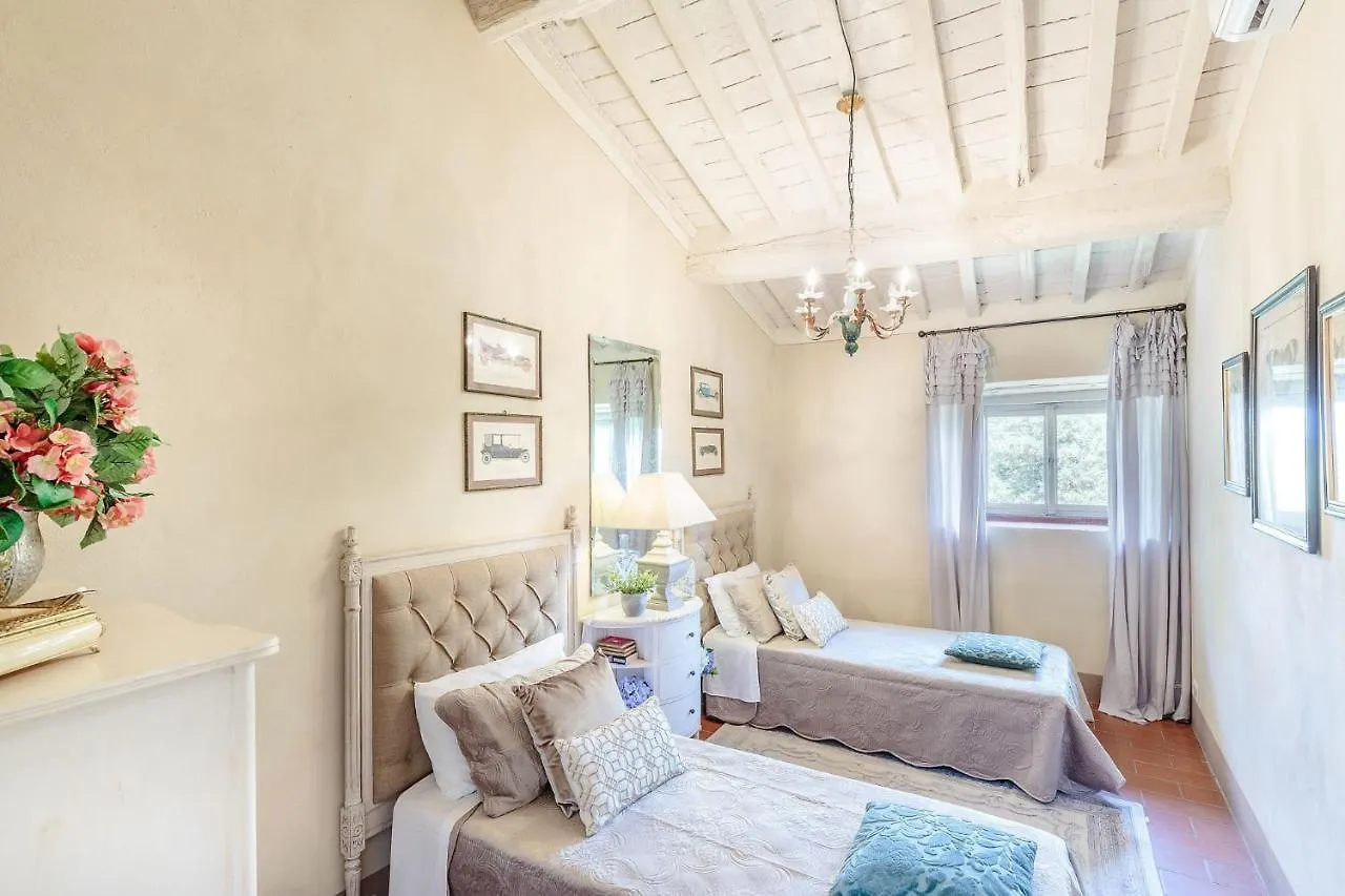 Villa Gattaiola: Renaissance Retreat with Pool in Lucca Vineyards 0*,