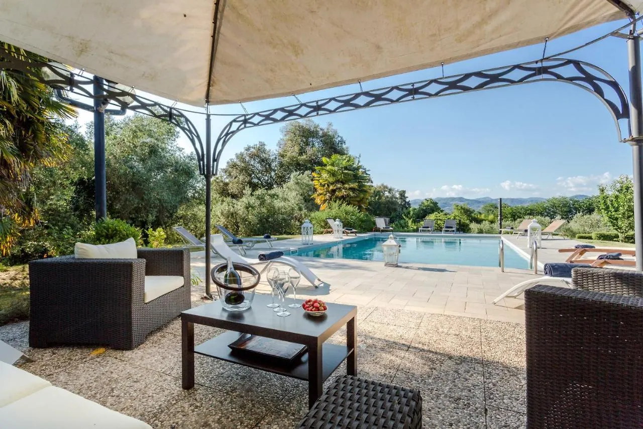 Villa Gattaiola: Renaissance Retreat with Pool in Lucca Vineyards