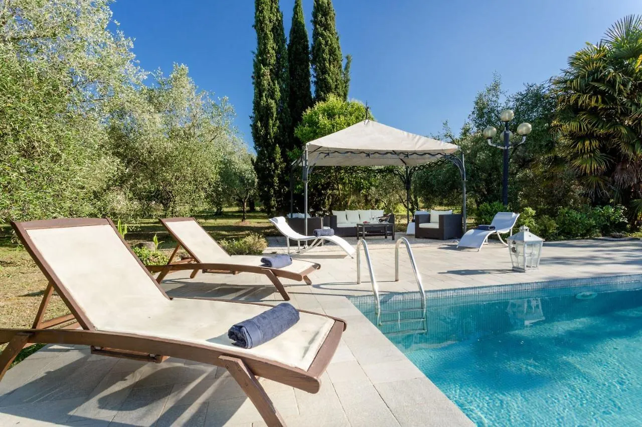Villa Gattaiola: Renaissance Retreat with Pool in Lucca Vineyards